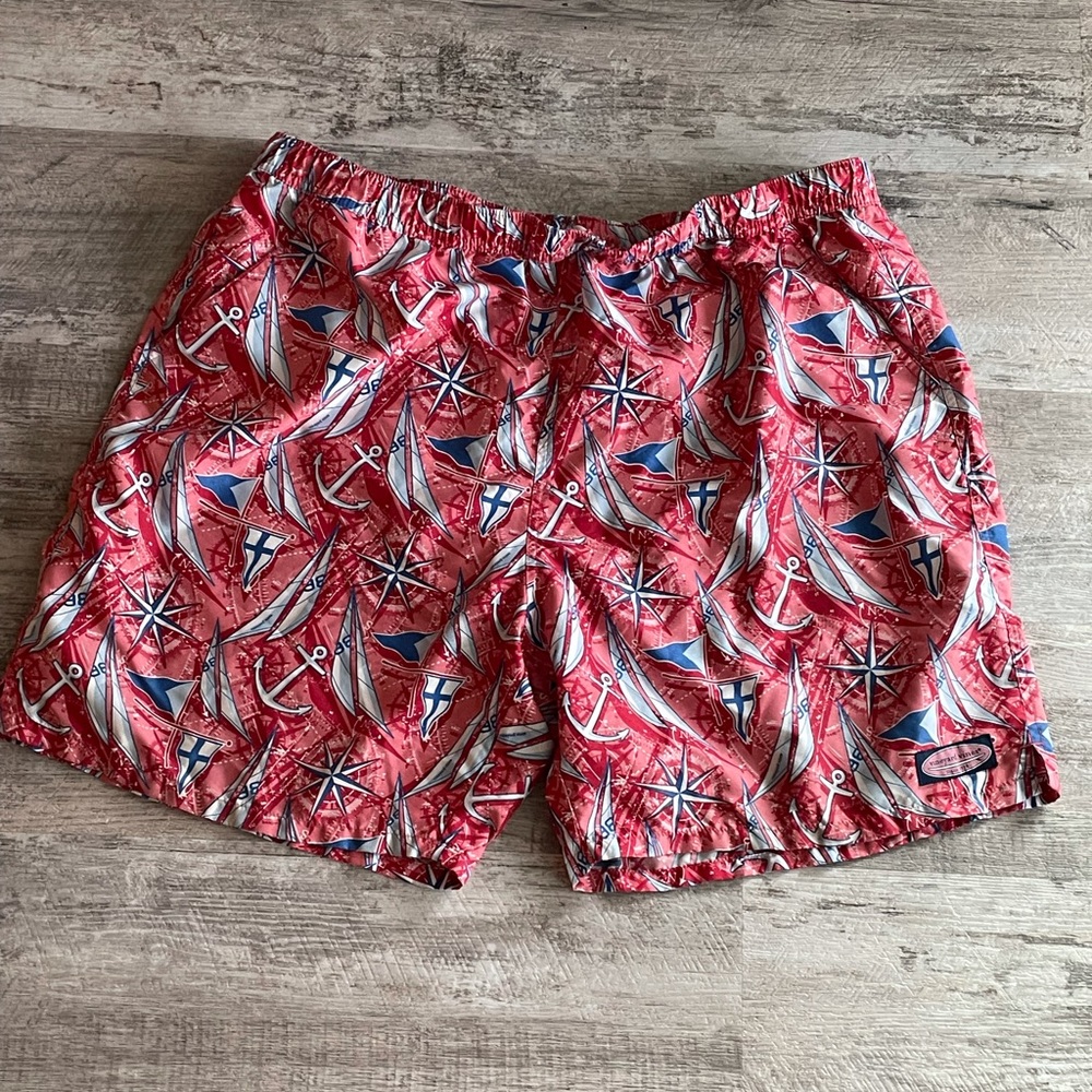 XL Vineyard Vines swim trunks 🐳
